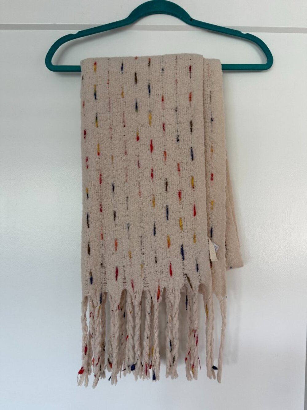UNCHARTED THREADS Cream Textured Scarf with Rainbow Flecks & Twisted Fringe